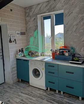 Дом 100м&sup2;, 2-этажный, участок 8 сот.  