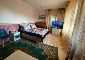 Дом 300м&sup2;, 3-этажный, участок 8 сот.  