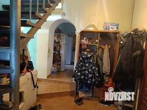 Дом 220м&sup2;, 2-этажный, участок 8 сот.  