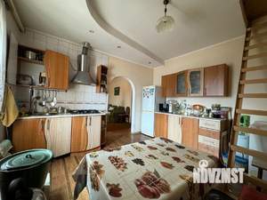 Дом 295м&sup2;, 3-этажный, участок 6 сот.  