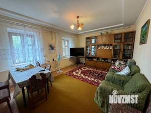 Дом 295м&sup2;, 3-этажный, участок 6 сот.  
