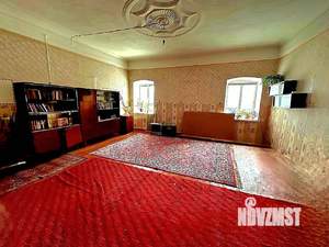 2-к квартира, вторичка, 63м2, 1/1 этаж